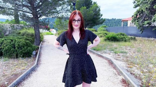 jacquieetmicheltv – Lavyana, 29, is titillated by her new anal challenge!