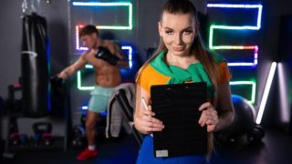 FitnessRooms – Arina Shy – Squirting on fit guy’s big cock