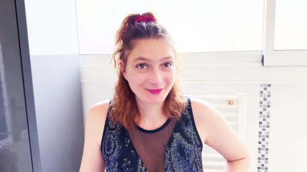 jacquieetmicheltv – Charlotte & Lyia – Charlotte, 32, is guided by Lyia…