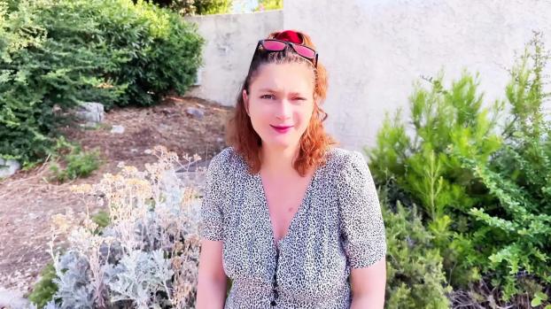 jacquieetmicheltv – Charlotte wasn’t about to let her stallion sleep…