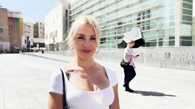 jacquieetmicheltv – Angie, 34 years old, voluptuousness incarnate…