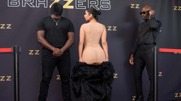 BzzsExxtra – Violet Myers – Bzzs Loves Violet’s Asshole