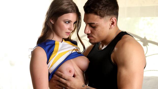 Sky Wonderland Opens Up For A Quick Bad Boy Hookup