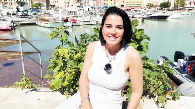 jacquieetmicheltv – Rose, 20 years old, veterinary student in Lille!