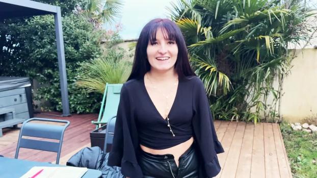 jacquieetmicheltv – Kina Glam, 25 years old, from Toulouse!