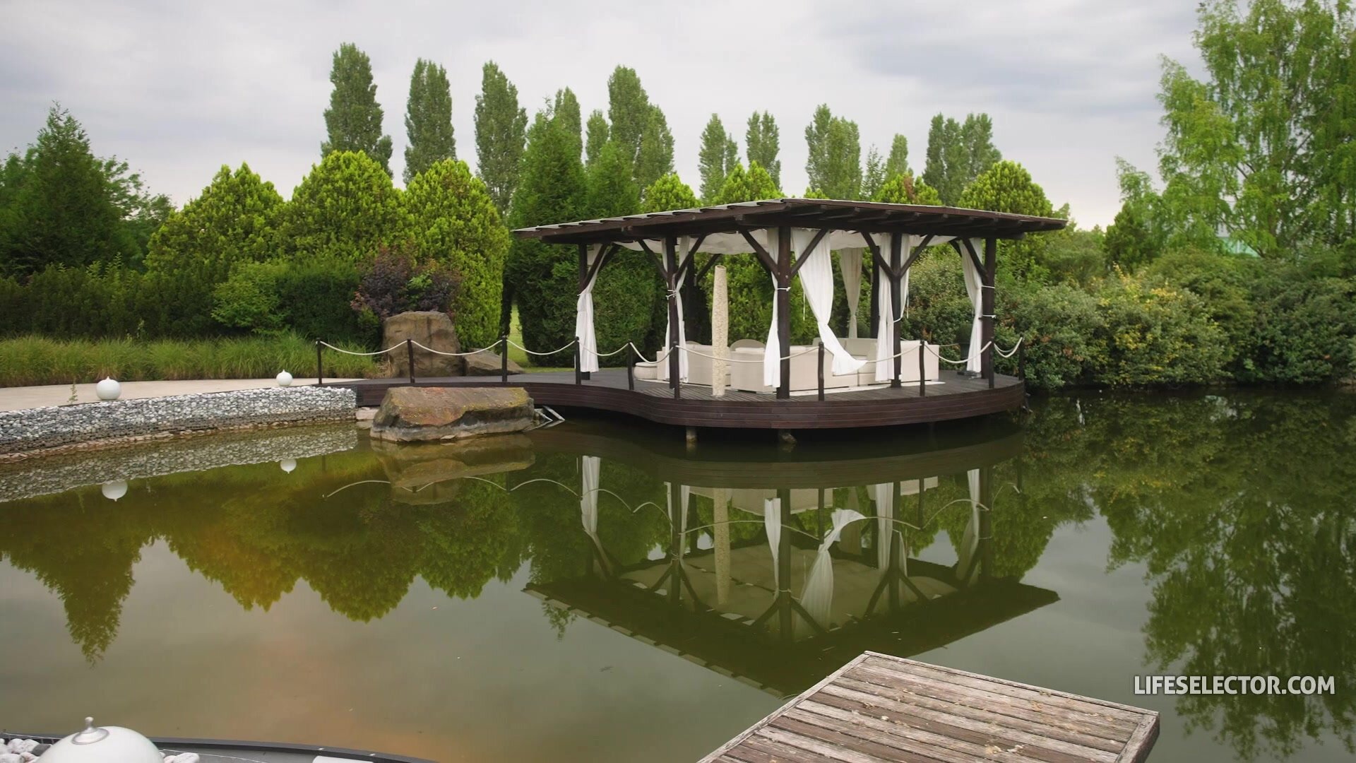 LifeSelector – Megan Murkovski – A Day With Megan Murkovski