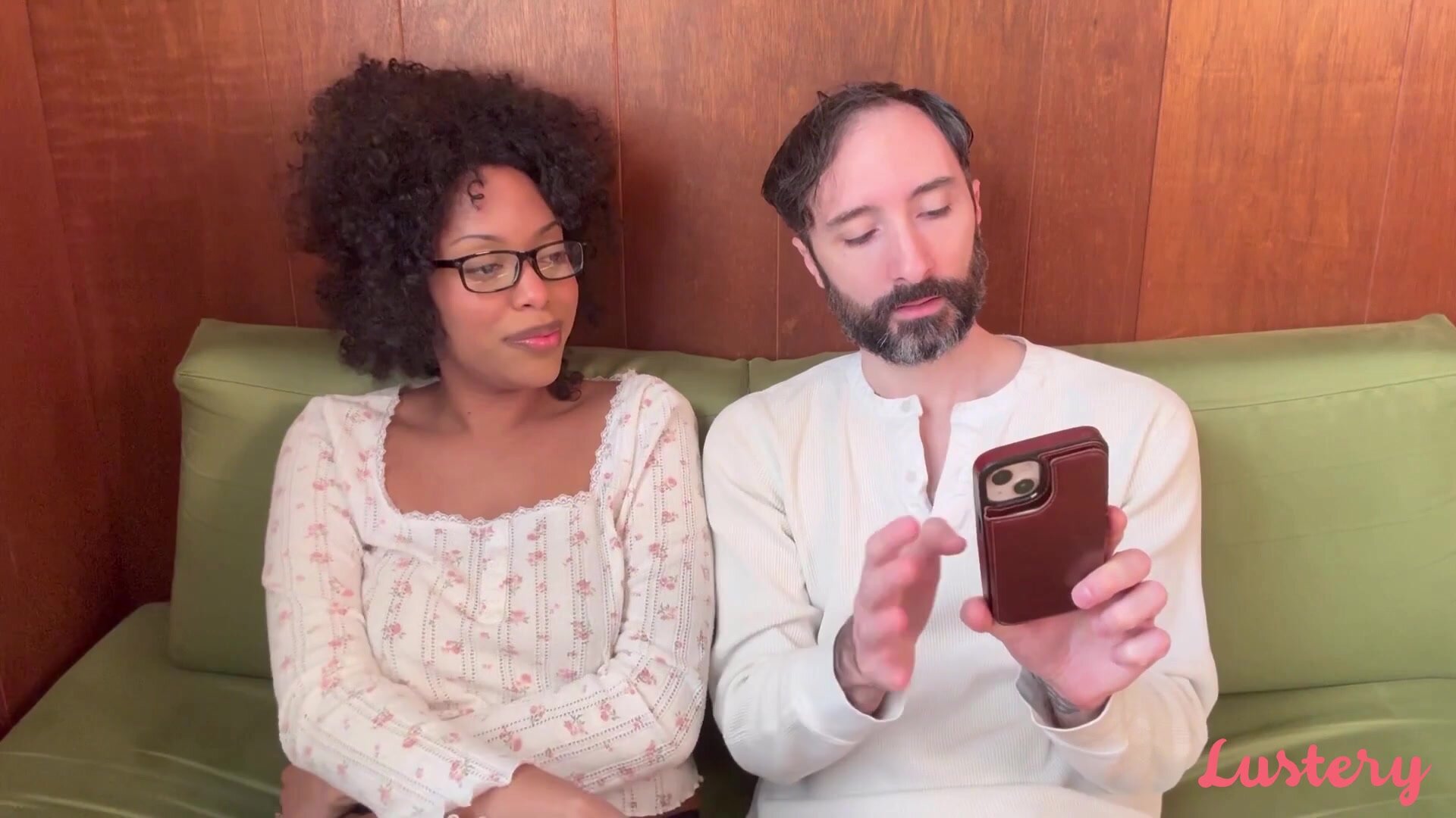 Lustery – E1996 Jami And Soli Erotic Reading Circle