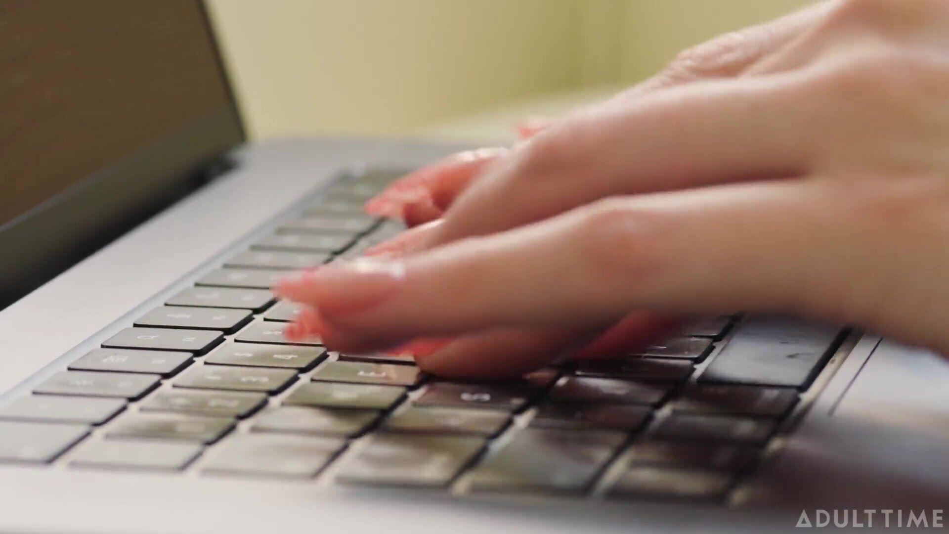 Lquren Pyillips Chqrlotte Sins Busty Redhead Helps Her Best Friend Experience Anal Sex