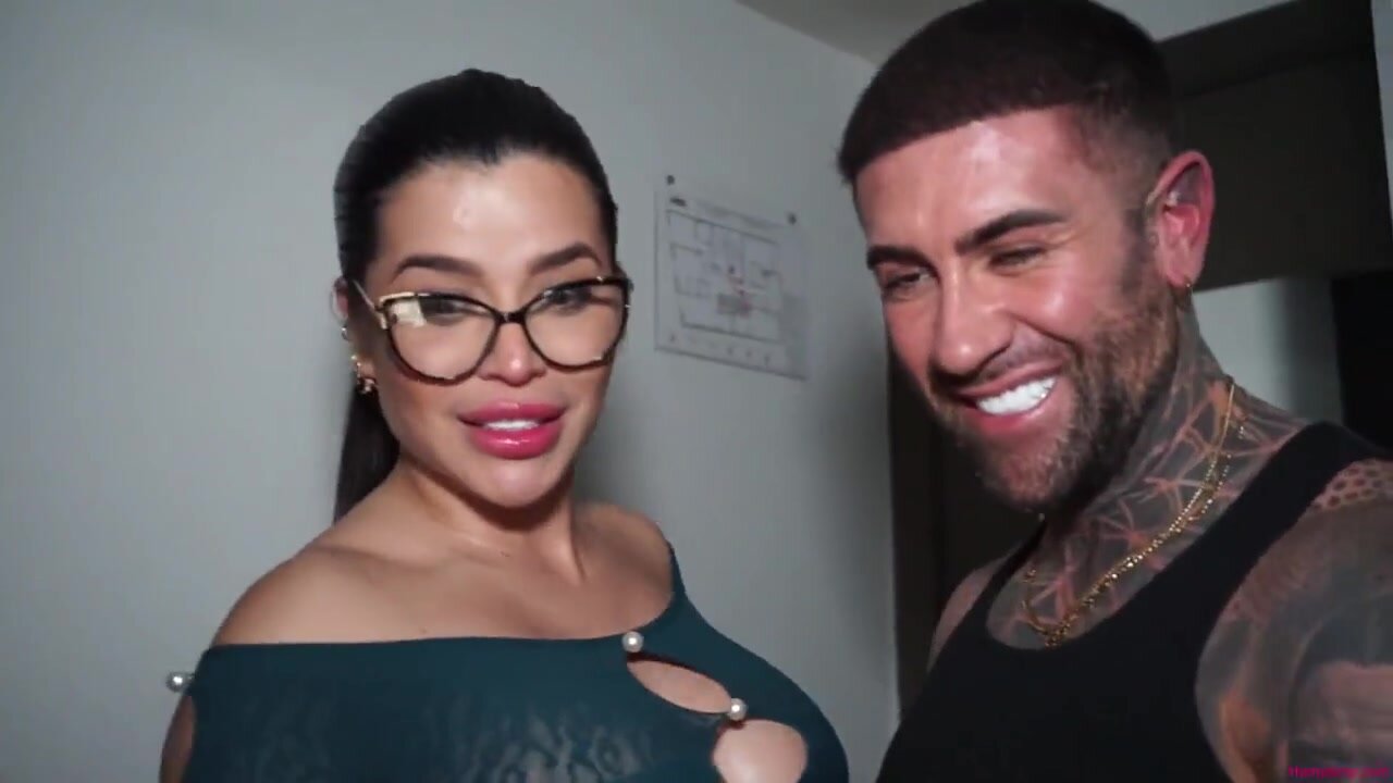 Sara Retali – Squirts Queen Rough Sex With A Random Guy