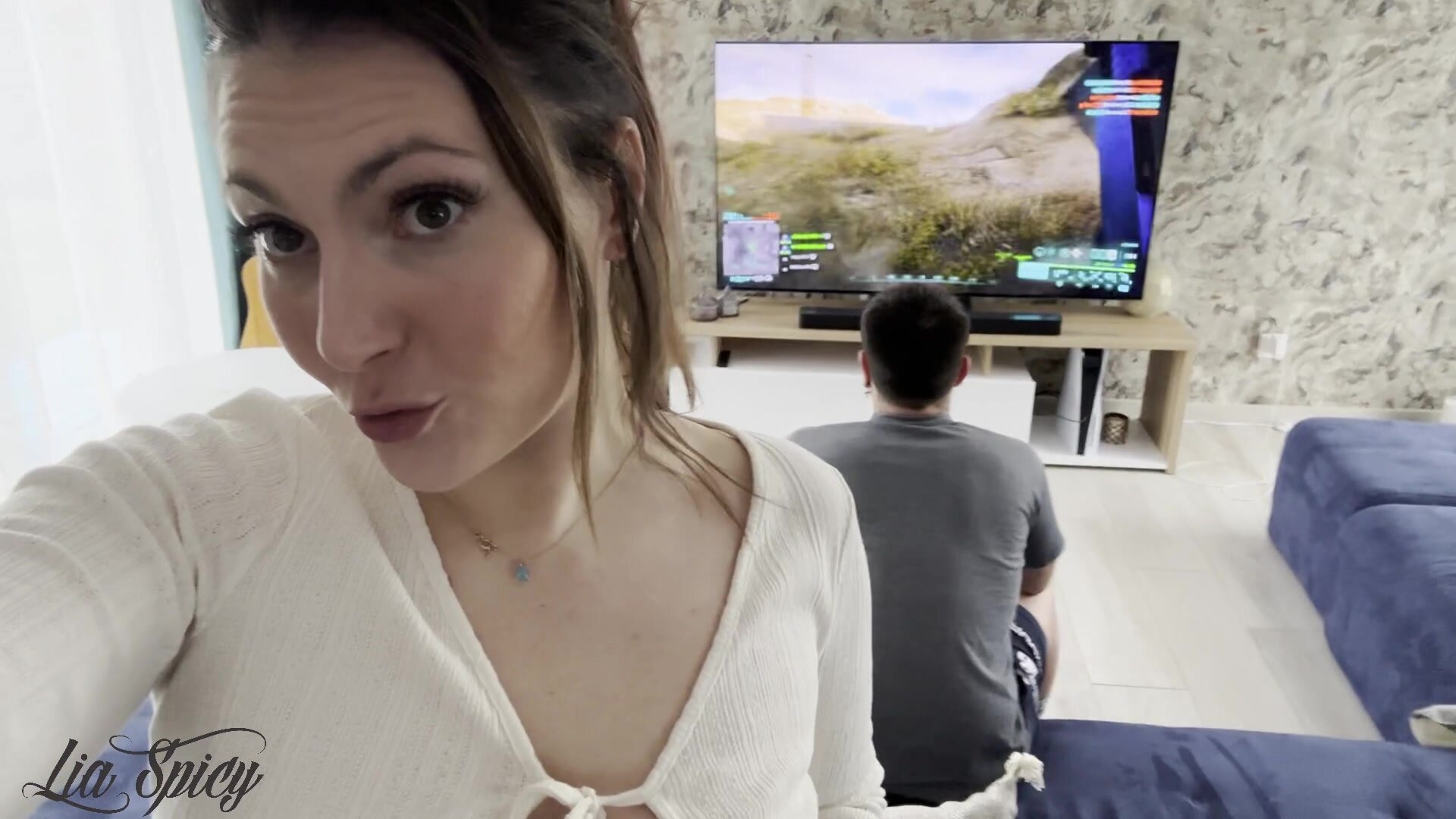 Lia Spicy – Devant La Ps5