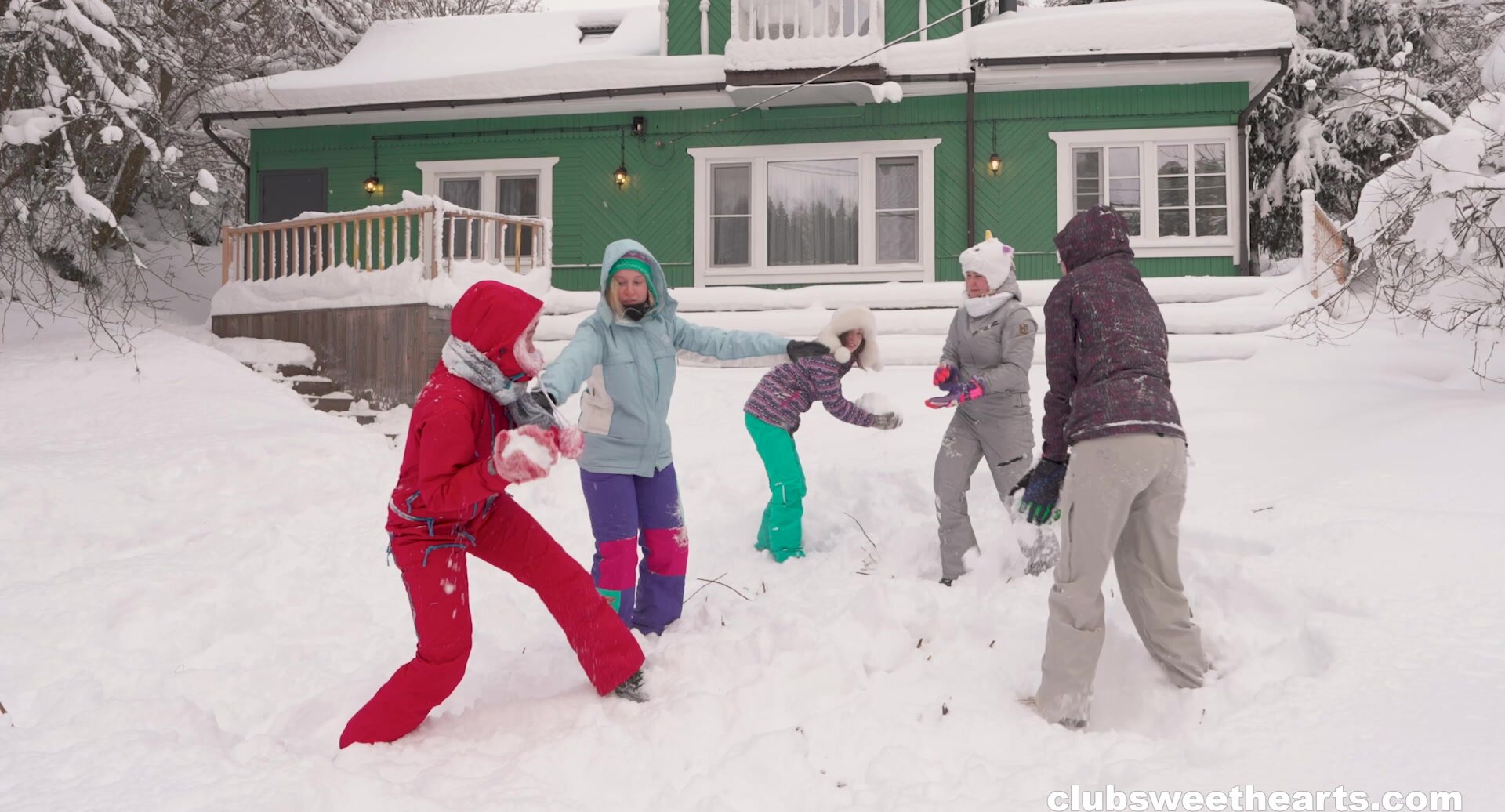 CS – Iris Murai, Alia Sta, Kate Rose, Alice Klay & Vivi Ginger