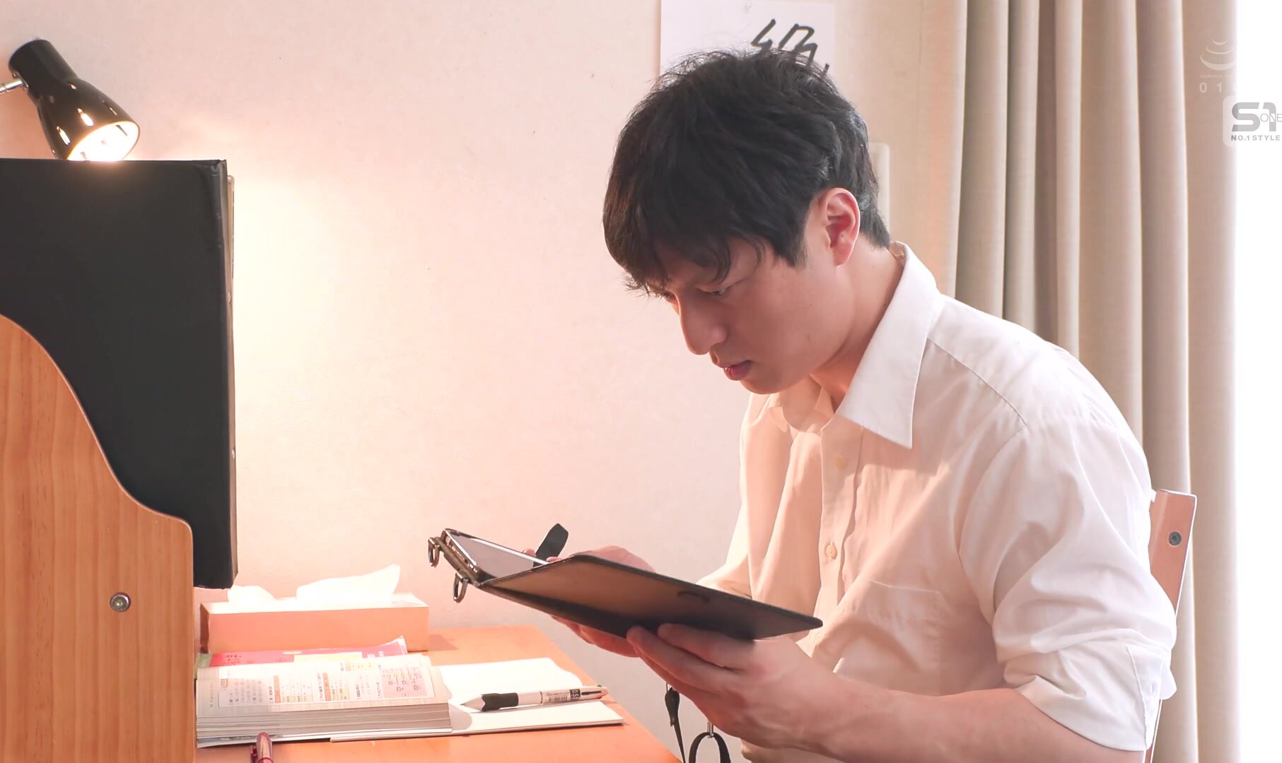 Rui Shido can’t concentrate on the lesson today because he’s distracted by his idol tutor’s breasts