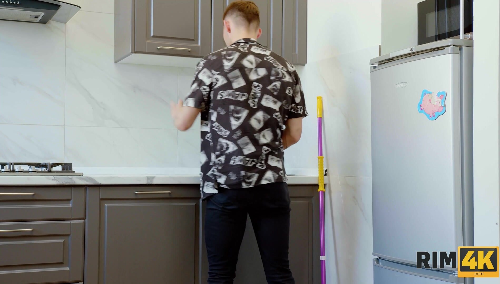 Bella Grey, Iris Kiss Kiss – Take Your Pants Off, We Want To Dip Our Tongues In Your Ass