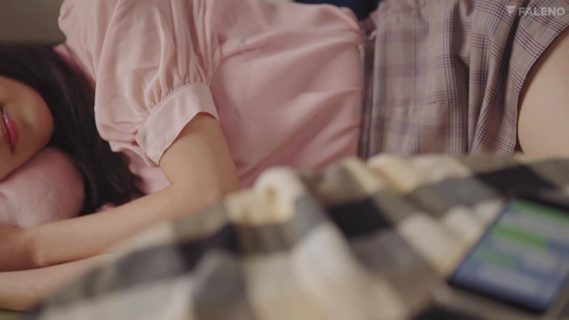 FSDSS-999 I wasn’t satisfied with my boyfriend’s… I went back to my parents’ house and got addicted to the big dick of an older man. Sawa Yamashita