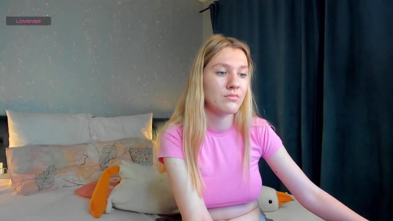 Natural big boobs skinny pretty blonde teen show
