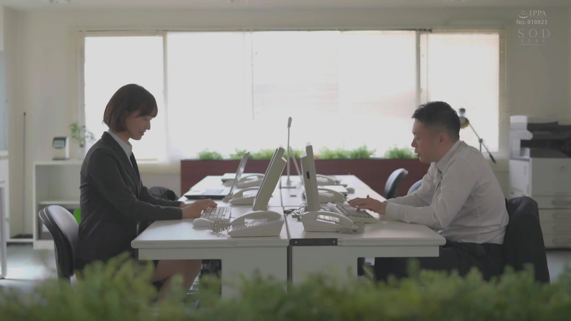 STARS-986 With a tall office lady who is quiet and taciturn. In fact, the gap that only I, a lewd person with a strong sexual desire, know is precious. Ayase Ten