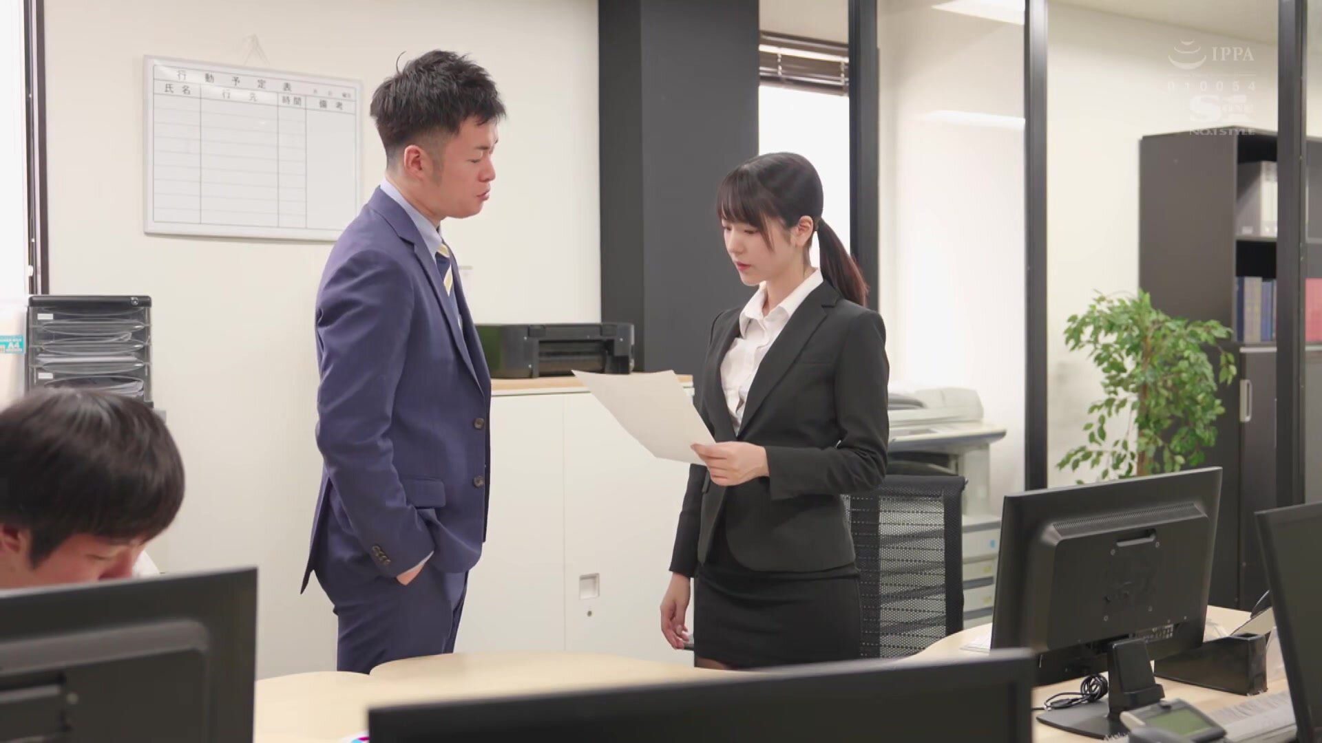 SSIS-992 Shared Room NTR A naive new employee who came to Tokyo from Sendai was tricked by his unfaithful boss and kept having sex from morning until night on a business trip Kokoro Asano