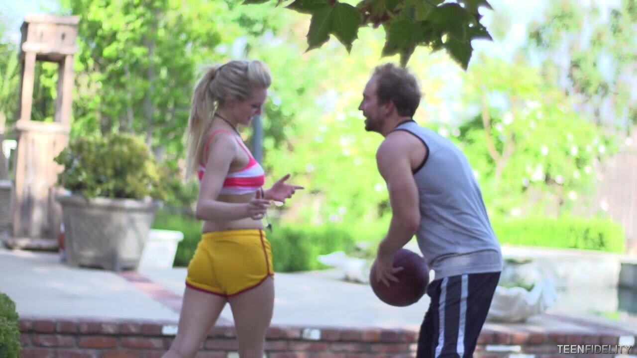 Alli Rae – Make’Em Sweat