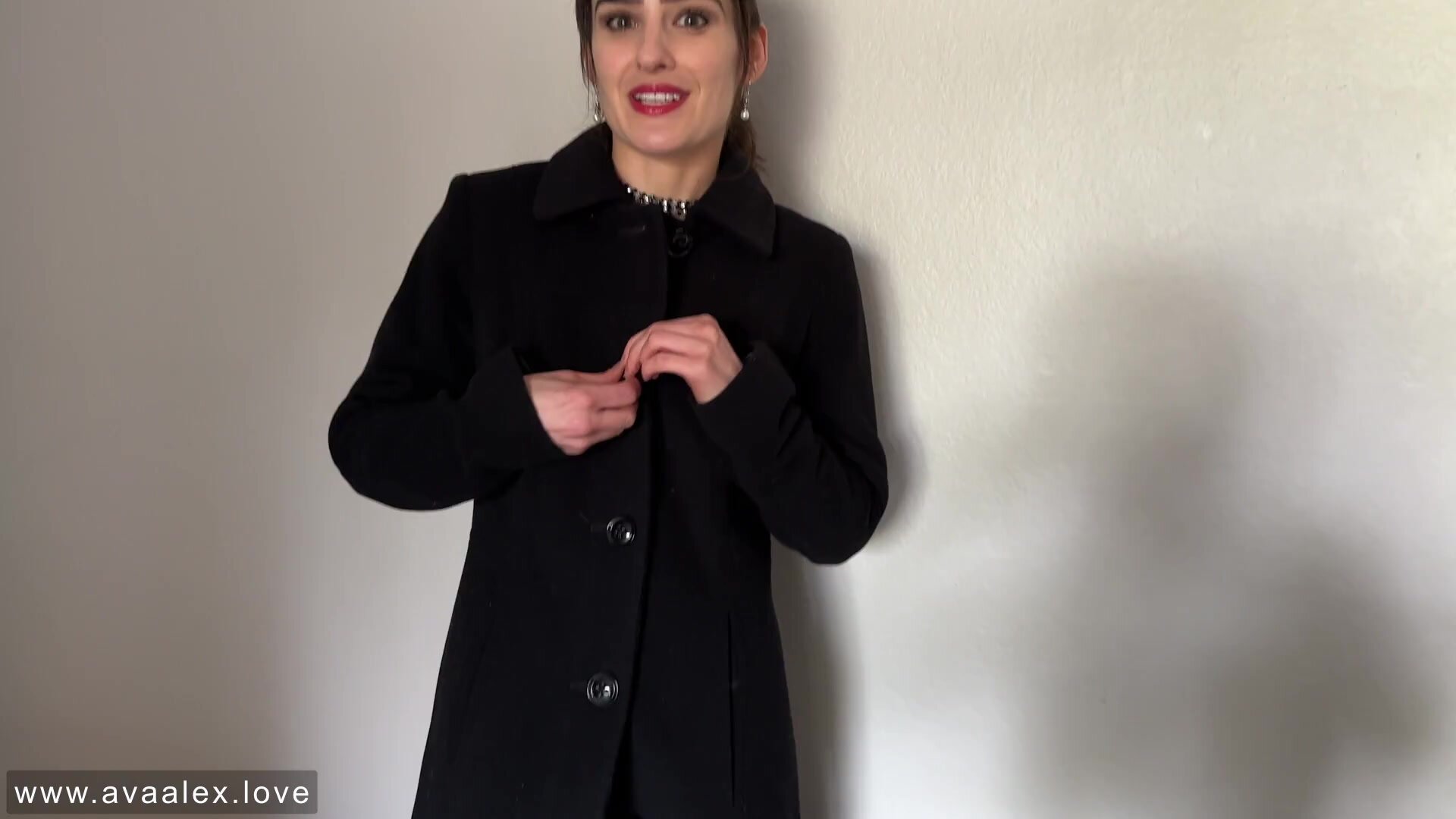 Ava Alex – Sugar babe B-day present gets facial 2