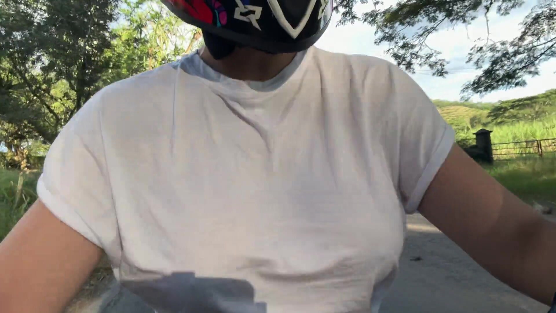 SweetFantassy – Picking up my favorite client from DIDI Without a bra, I Convince him and I suck it!