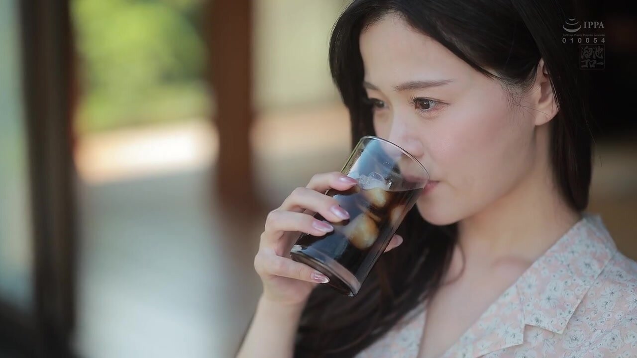 MFYD-110 “In this era where women shine…” Major newcomer Reina Dan (35 years old, married woman) makes her AV debut