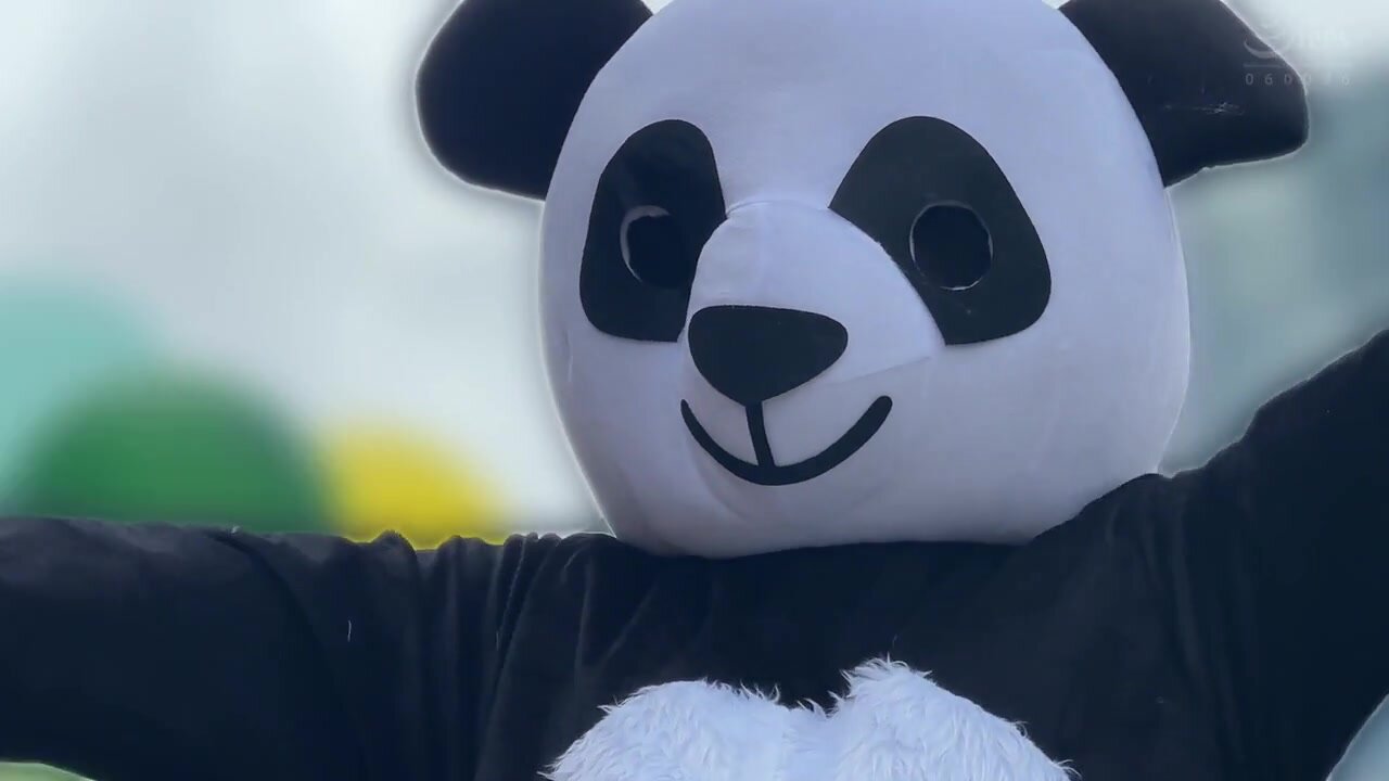 [HRSM-131] The people inside the costumes: 4 amusement park cast members