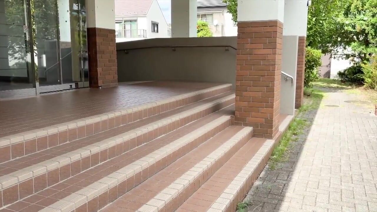 SYKH-178 “Streetwalking Wife” B-class MILF Kasumi 51 years old