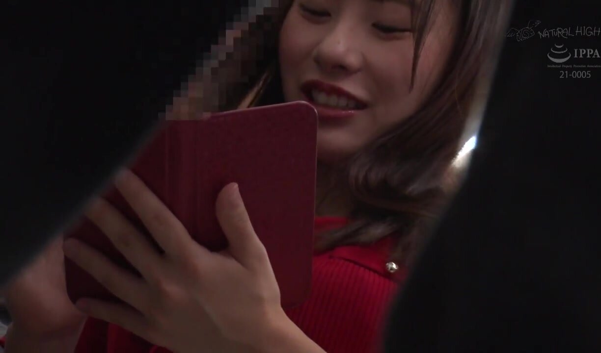 NHDTC-144 A woman who can’t make a sound while her clit is being played with next to her boyfriend and makes a hidden erotic face 2