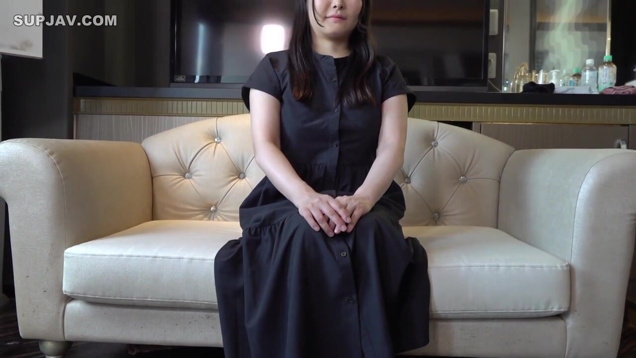 [Personal Shooting] Face Revealed [Mizuki, 27 Years Old] A Glamorous Beautiful Wife With Marshmallow Boobs And Two Huge Dicks In A Raw Threesome! Massive Facial Cumshots!