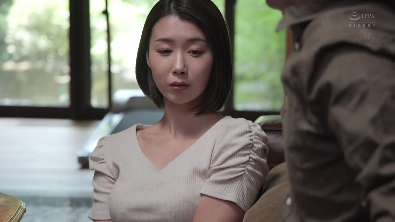 JUR-646 A beautiful “five-times-a-time” married woman finally gets her long-awaited “creampie” ban lifted! After having sex with her husband to make a baby, she’s always getting creampied by her father-in-law… Yuki Kanon