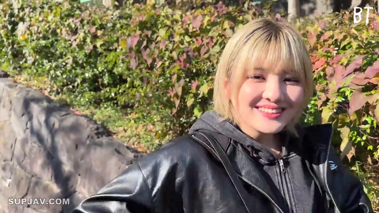 [Caution: Crazy Viewer Caution] A Damn Cheeky Gal Bitch Gets Her Super Small Pussy Completely KO’d By An Old Man’s Dick/impregnated Raw [Crazy Old Man Attacks Pt.3]