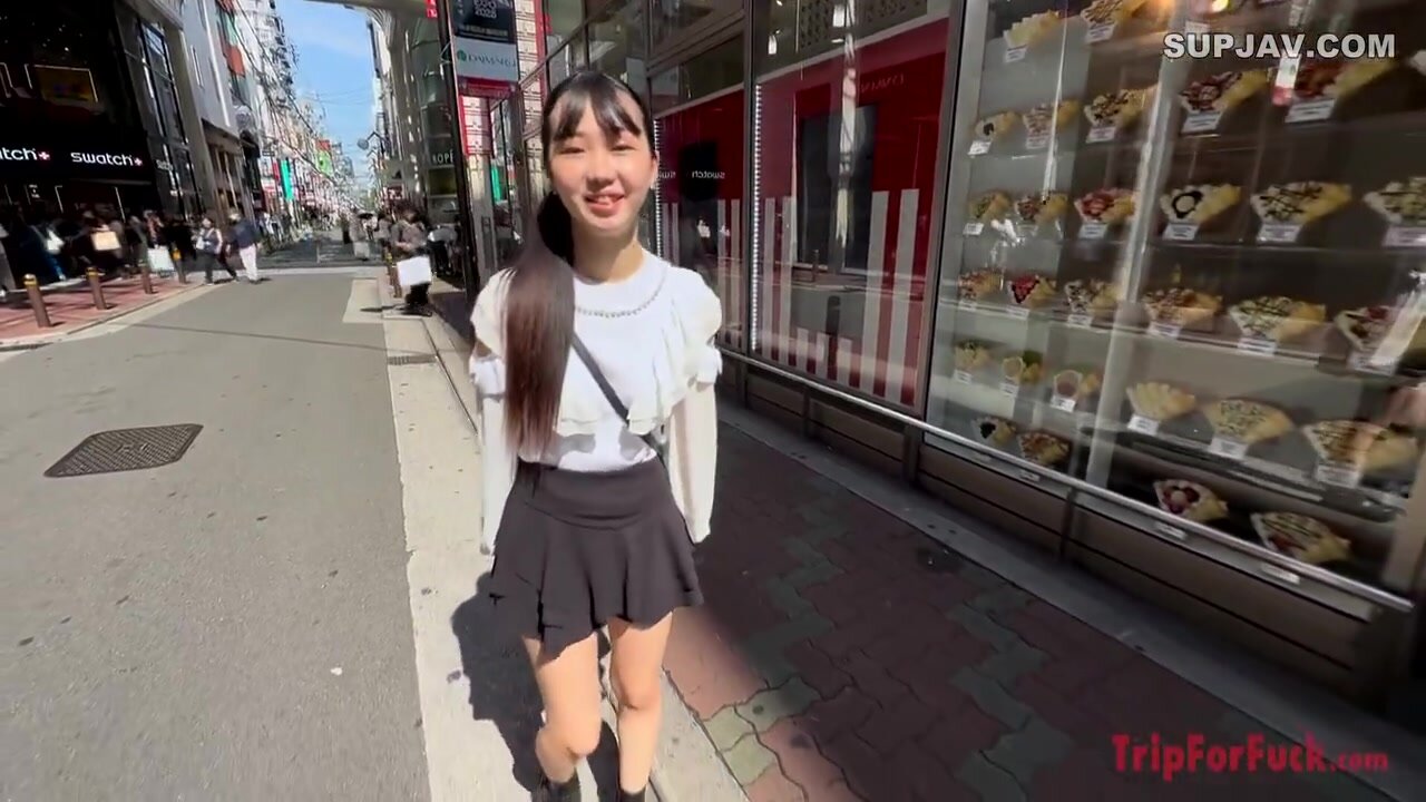 A Rare Talent! A Petite, Small-faced, Innocent, Ponytailed Beauty Who Just Graduated! An Unprecedented Scenario Where You Can Cum Inside Her Tight Pussy As Much As You Want!