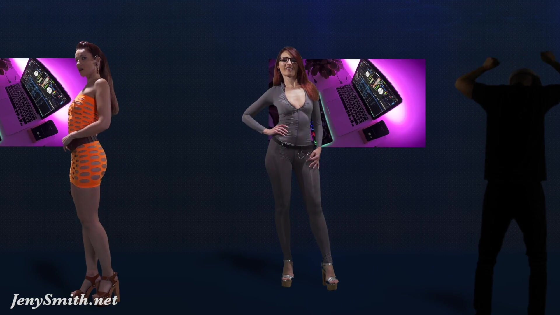 Jeny Smith – Naked Singer on stage. Virtual Reality. Naked Dance