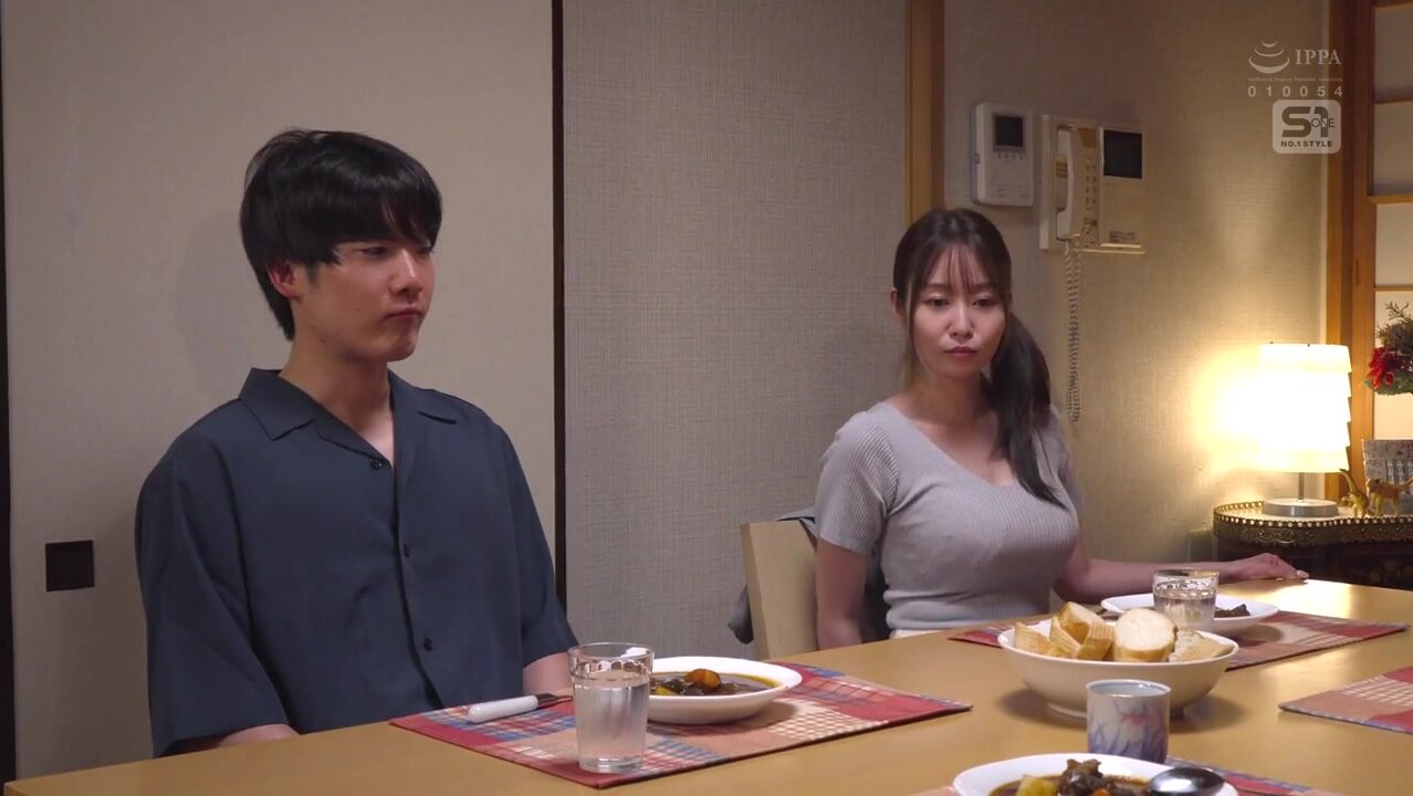 SNOS-120 A sexually harassing father-in-law, a mean mother-in-law, and a mama’s boy husband… A busty young wife loses out on the marriage lottery and is flowers to choose between three options – the one with the creepy father-in-law, Aika Yumeno