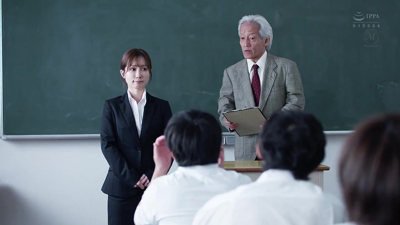 JUR-600 Naked musical chairs game, humiliating creampie gangbang. Minami Kojima