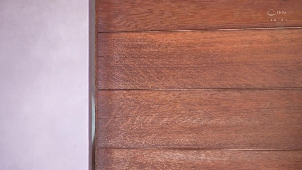 JUR-644 “I’ve been secretly having creampie sex with my daughter’s tutor…” Witnessing her daughter having sex with her tutor, the carnivorous education mom’s frustrated pussy goes into a flood, and she quenches her thirst with an insatiable dick.