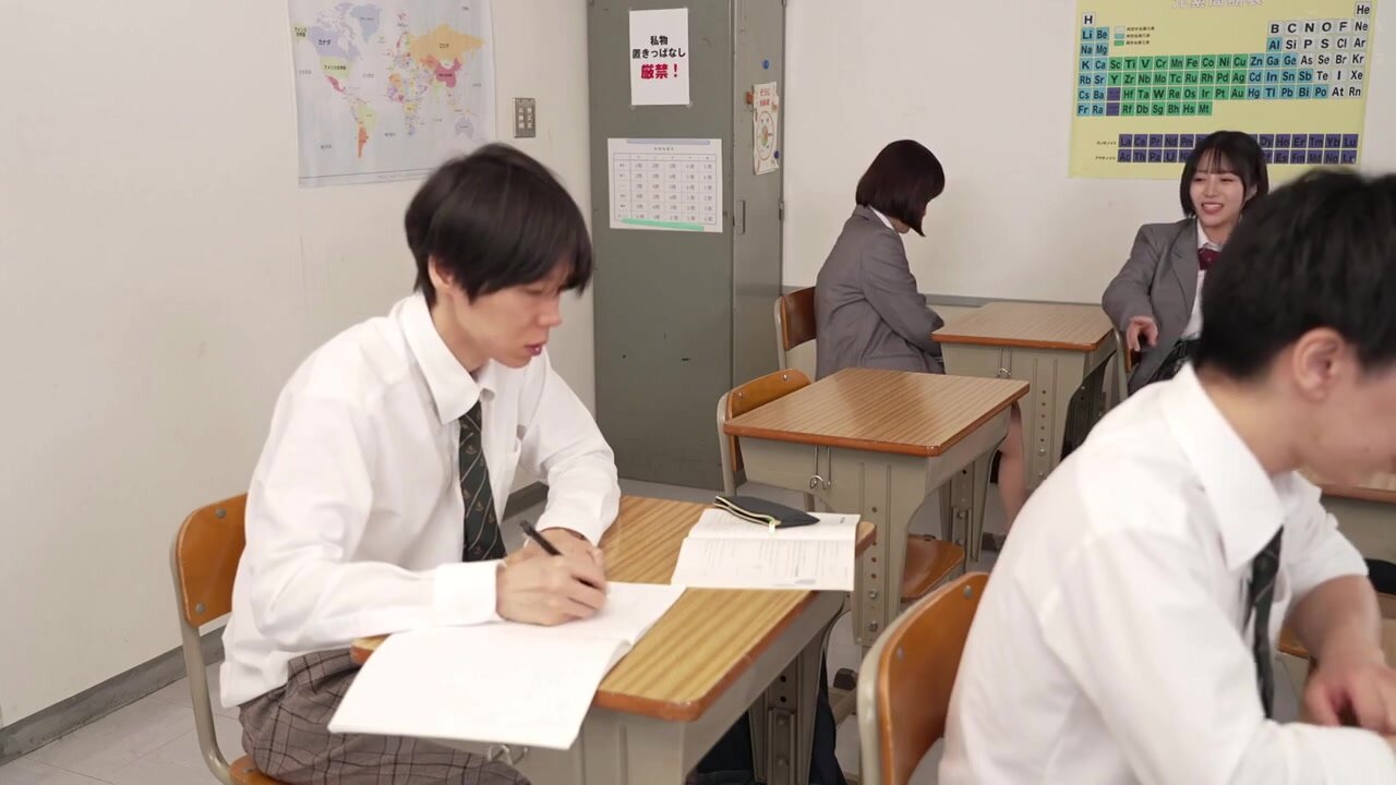 HUNTC-485 “Are you brave enough to ejaculate in these (your pants)?” “What!? Here?” A little devil classmate seeking thrills and dangerous play! During class, during recess… she demands ejaculation in her pants while hiding her penis with her skirt so t