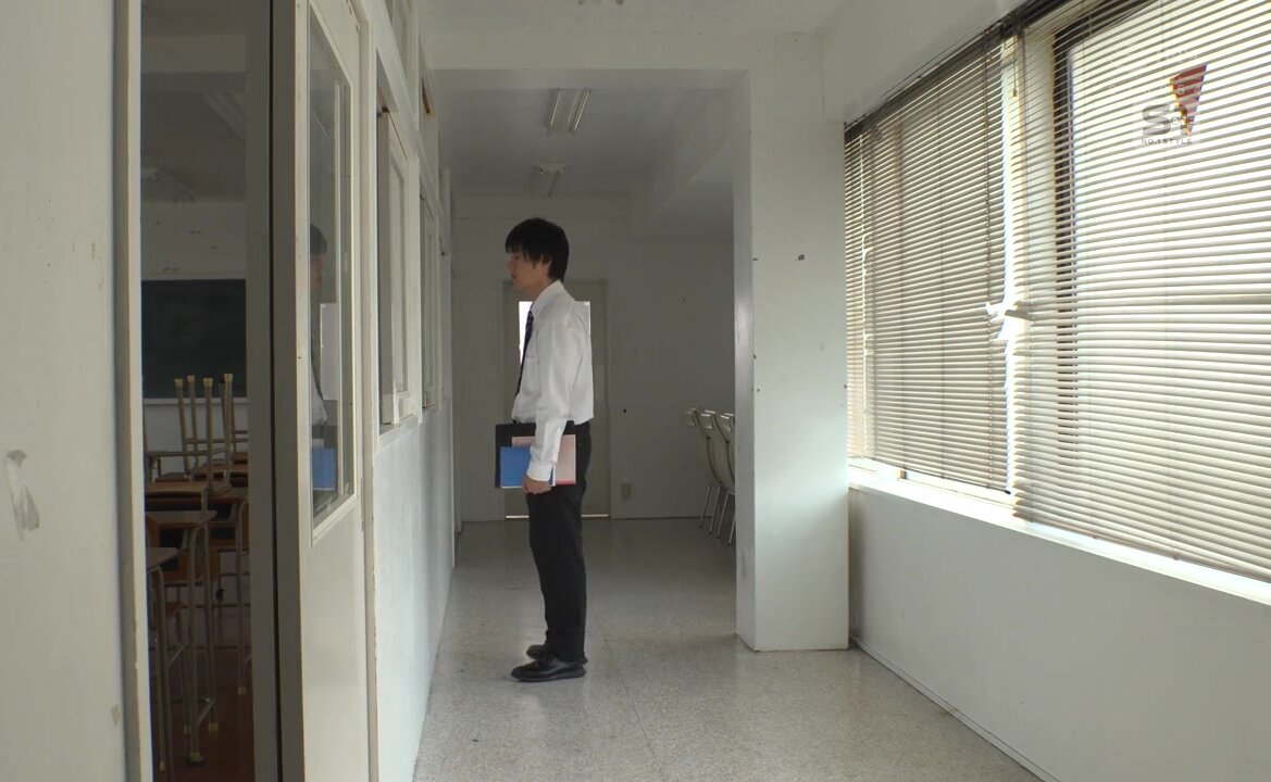 SNOS-118 When you find yourself alone with a literary girl who looks pure but has a penchant for erotic fantasies… she whispers dirty words into your ear and makes you get a strong erection. Kokoro Asano