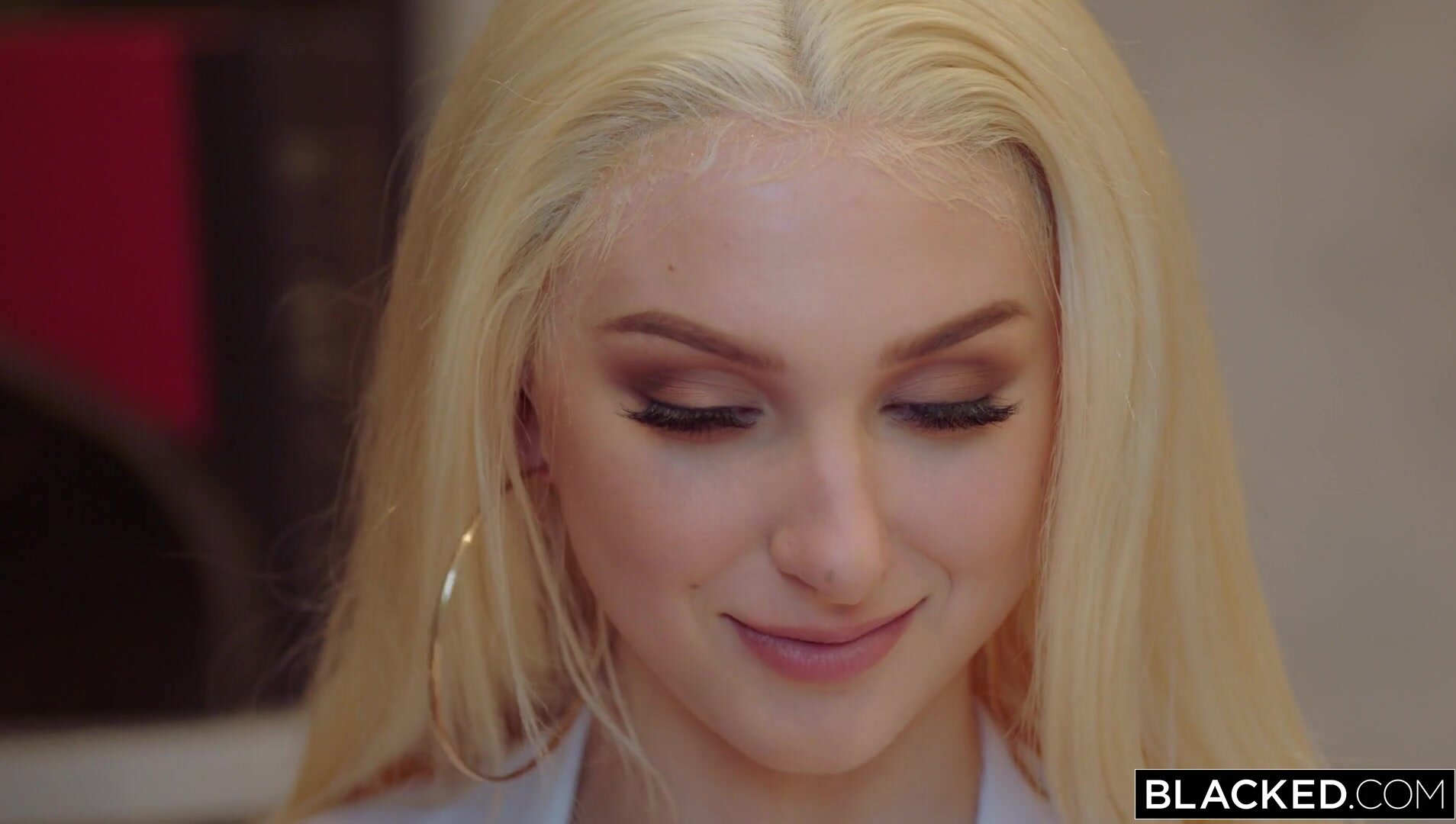 blonde witj stret1chwd pussy