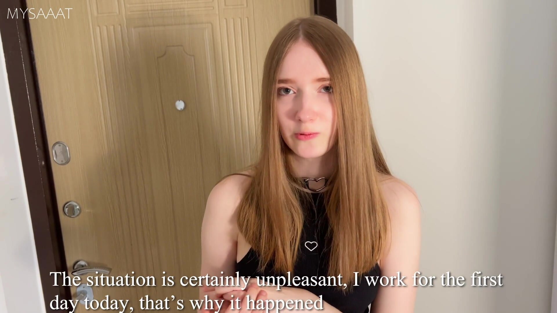 mysaaat – The Cute Courier Girl Apologized for the Long Delivery