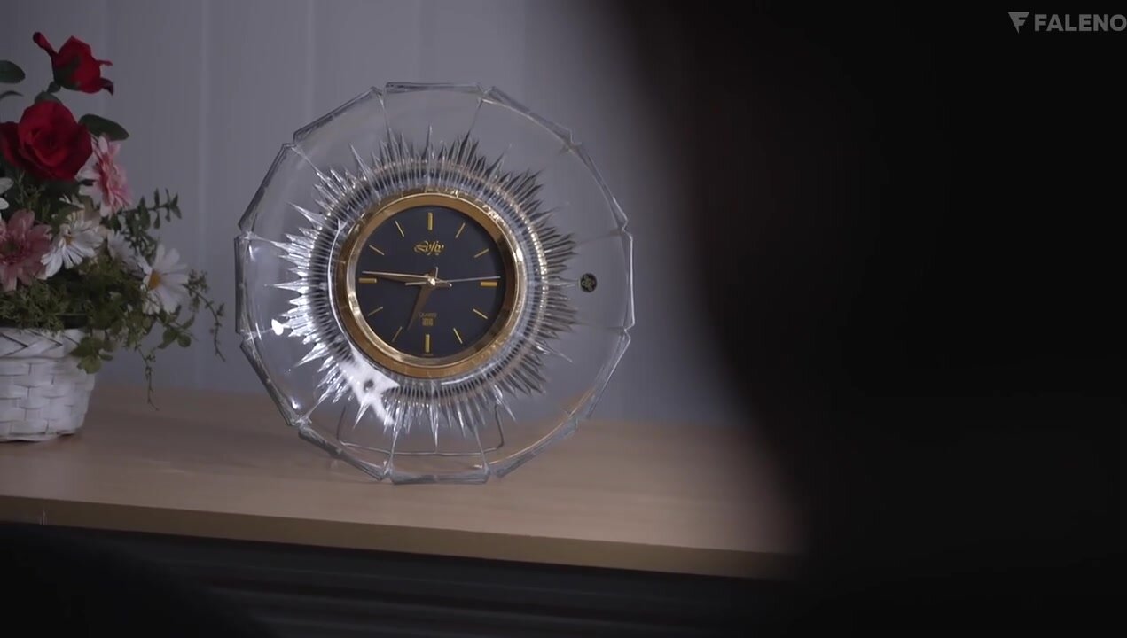 FNS-154 Tsumugi Akari, a beautiful female employee in the General Affairs Department’s blowjob division, soothes tired employees with her powerful blowjob service.