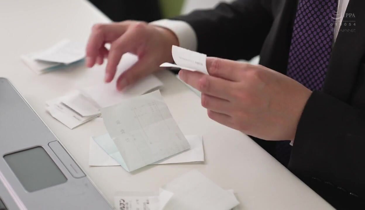 WAAA-624 An Accounting Masturbator You Can Use Anytime I Called a Call Girl, But I Encountered a Serious Office Lady in the Accounting Department with Glasses Who Threw Back the Receipts Every Time! “No Way… I Won’t Let You Write It Off as an Expense,”