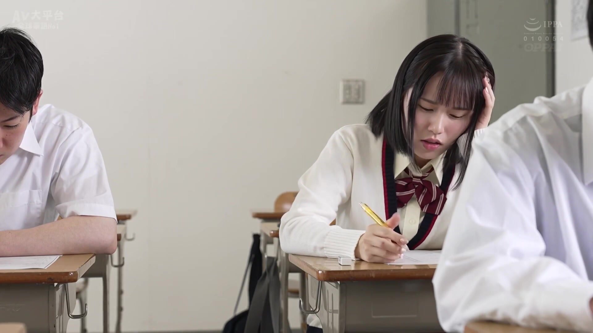 PPPE-274 I was sexually harassed by a perverted old teacher I don’t like… – I can’t call for help in the blind spot of the school – Silent group flowers with no voices, sensitive and developed breasts massaged, creampie gangbang