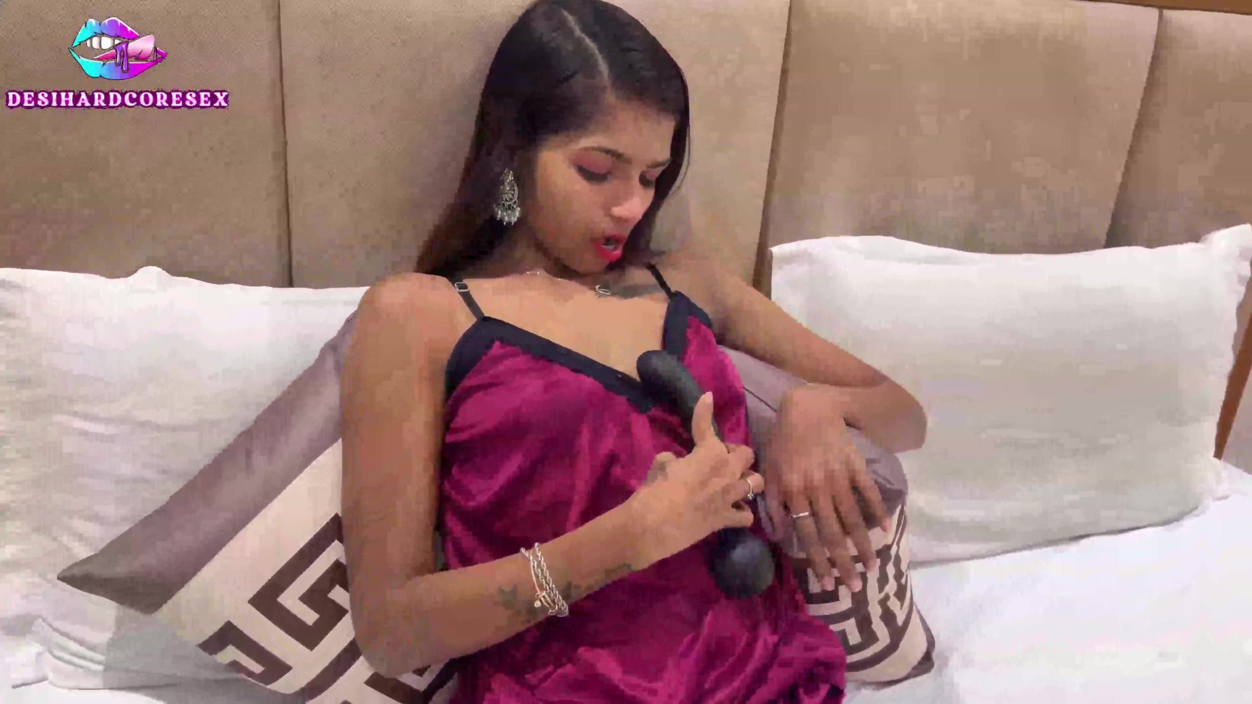 Desi Lez Hungry For Sister