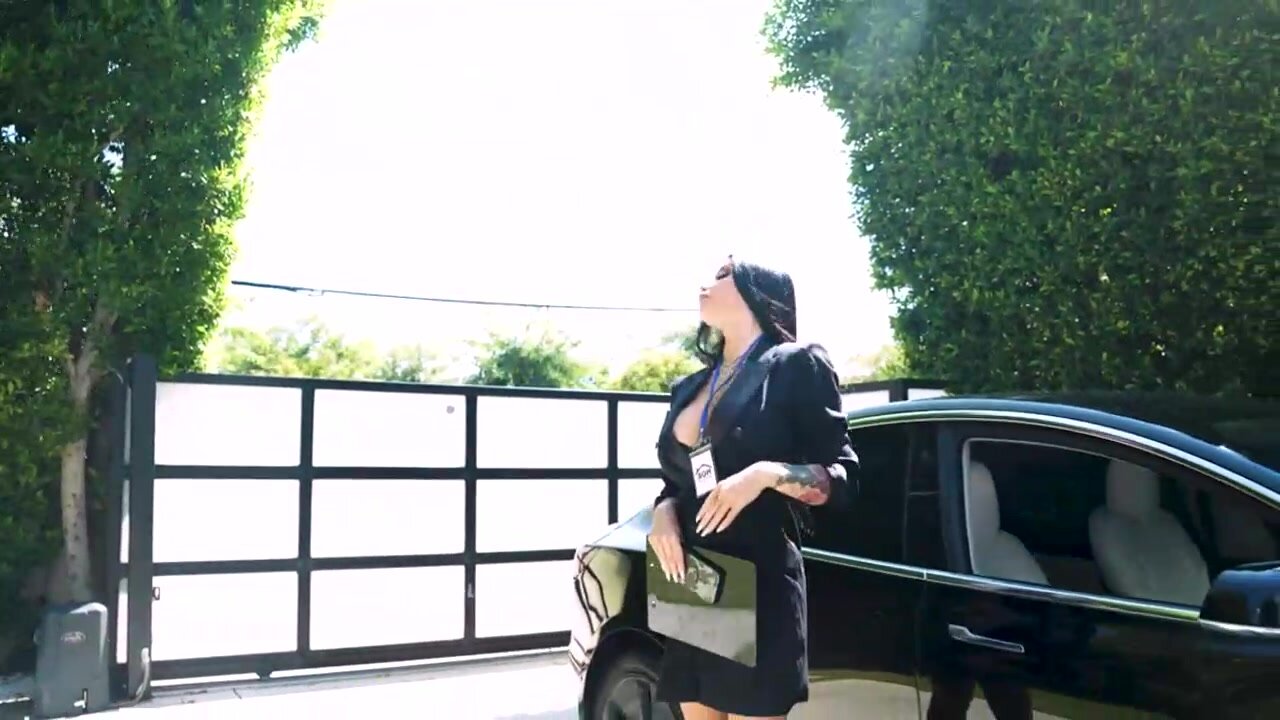 Investigating With Your Mouth Officer