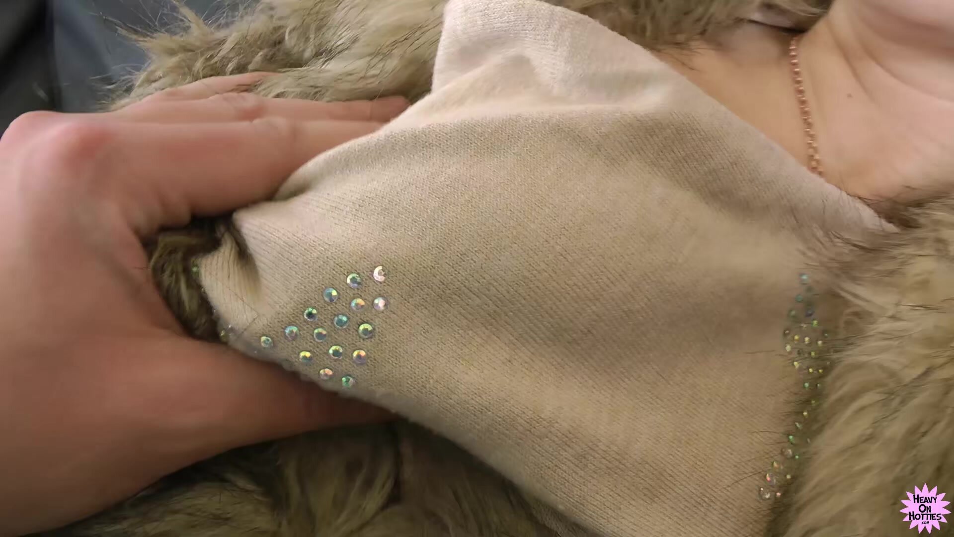 HeavyOnHotties_nonchalant-preggo