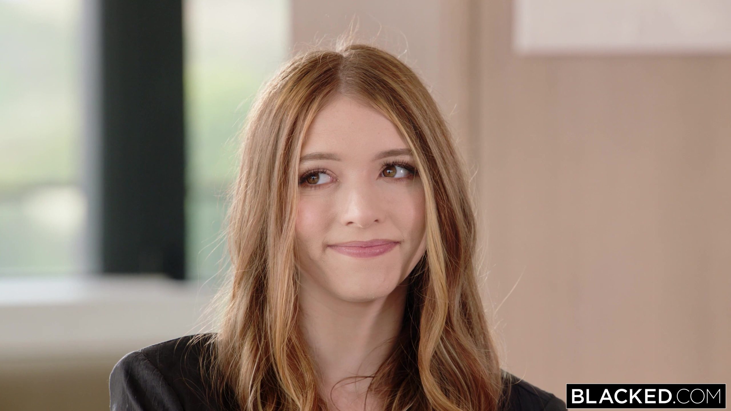 Myra Moans – Petite Daddys Girl First Blacked Appearance 4k