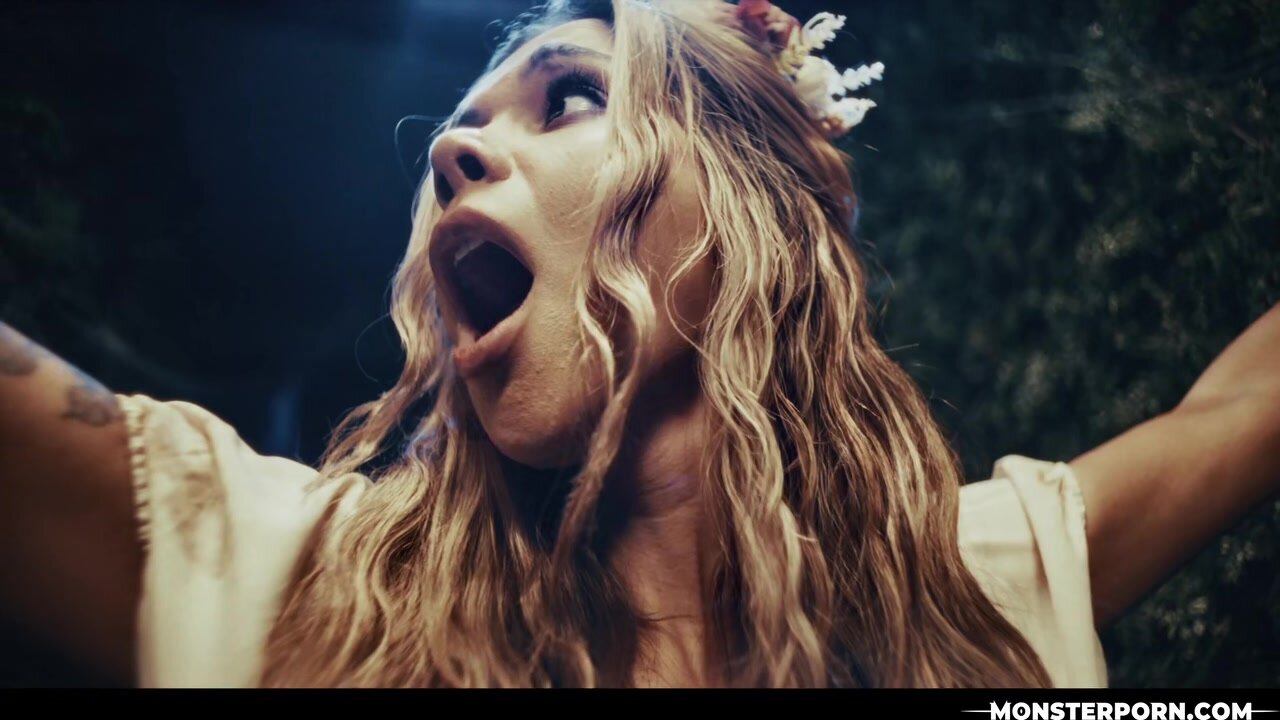 Ava Amira, Sophia Locke in Harsh Punishment