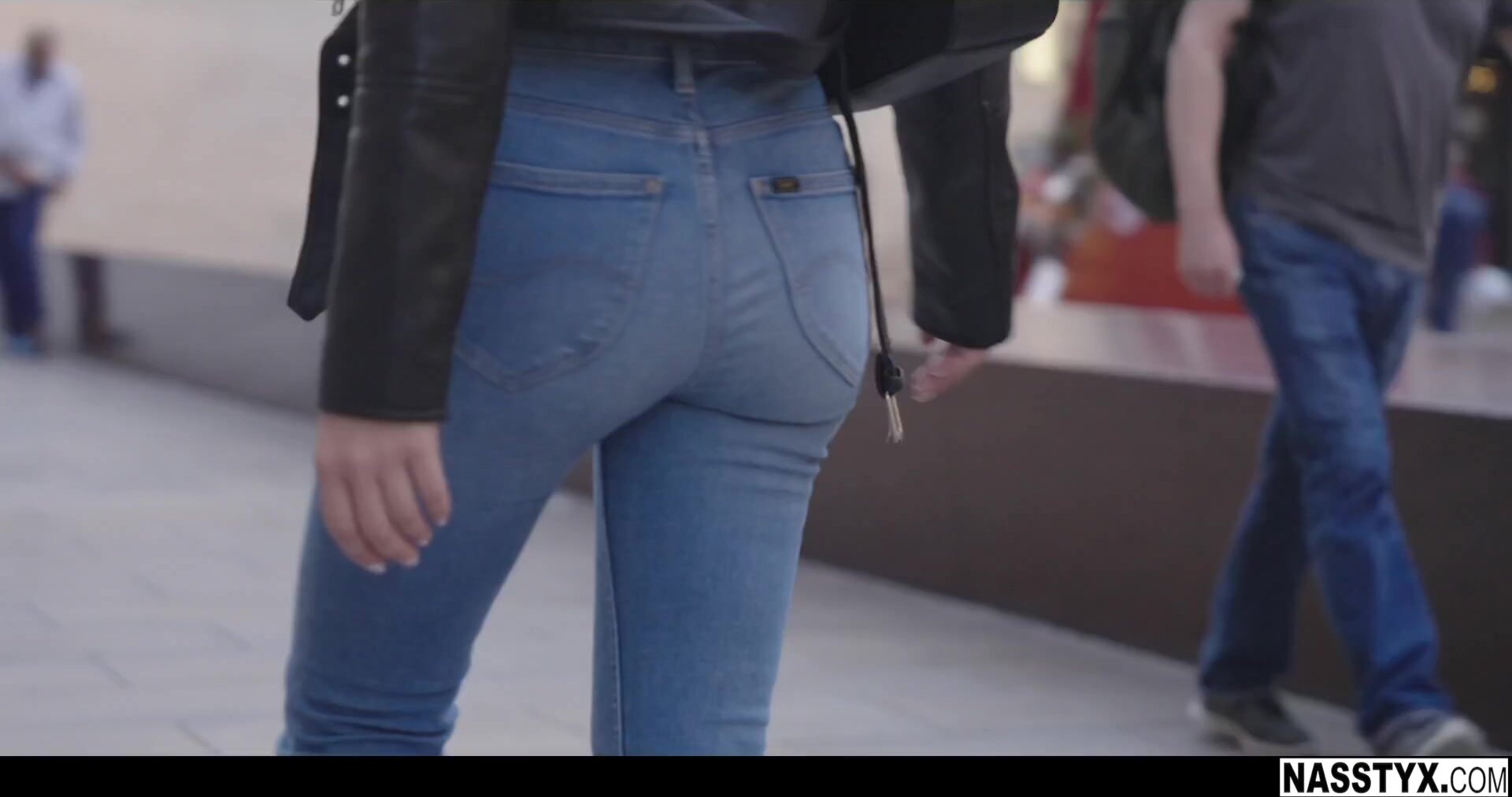 LittleCaprice-Dreams – Angie Lynx And Catherine Knight – The Tour Guide 1