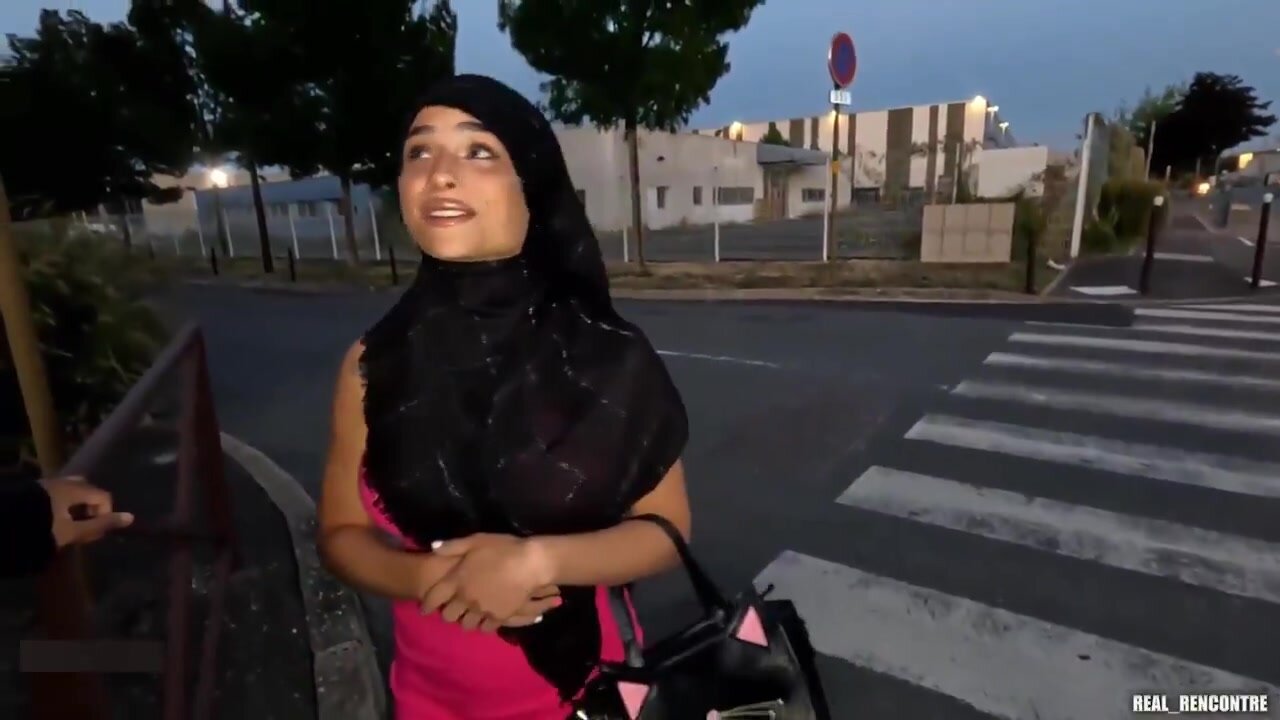 Thicc Iranian Slut Loves Taking BBC Up Her Ass